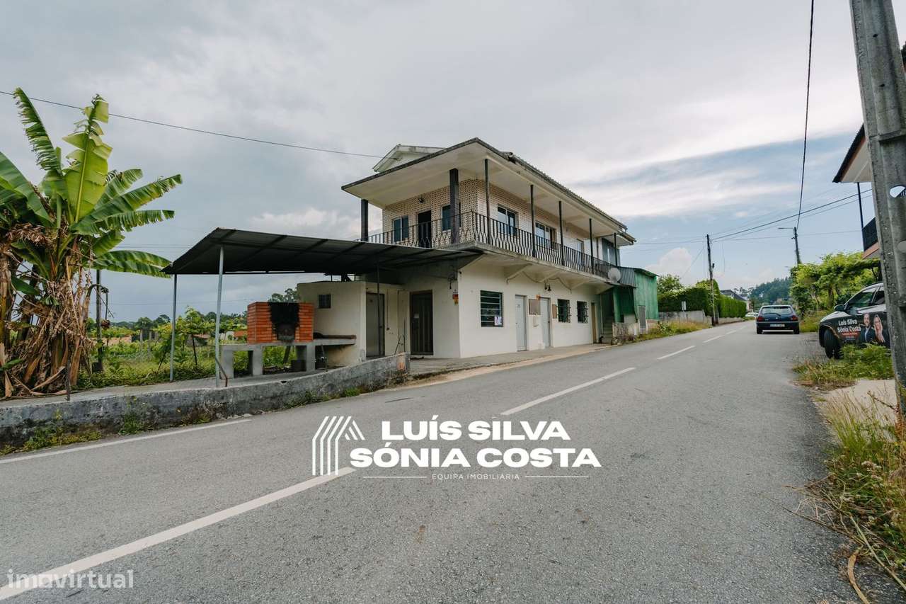 Moradia de 4 frentes c/ Café & Restaurante Totalmente Equipado! - Grande imagem: 4/31