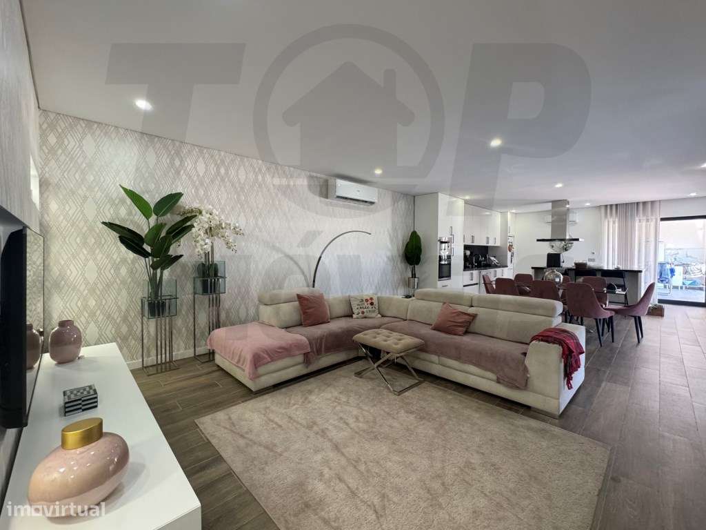 Moradia Contemporânea V4 - Salvaterra de Magos - 575.000€ - Grande imagem: 3/24