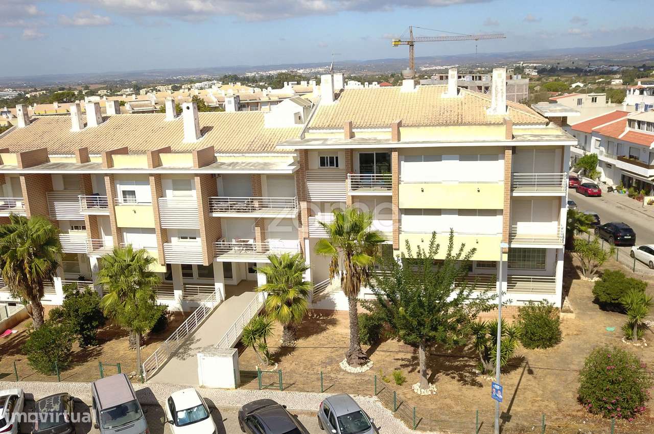 Apartamento T3 na Urbanização Má Partilha, Alvor. - Grande imagem: 2/33