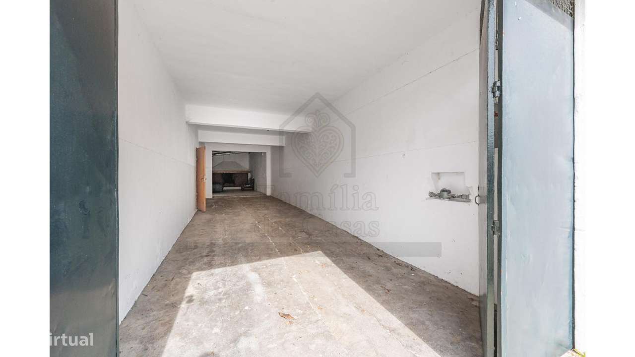 Moradia com 10 Boxes a 1 Hora de Lisboa - Grande imagem: 5/48