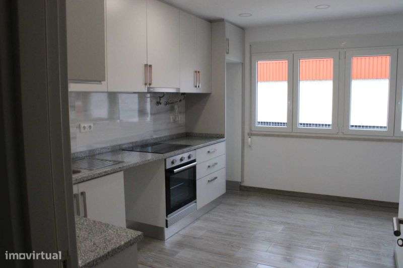 Arrenda-se Apartamento T2, Alcobaça
