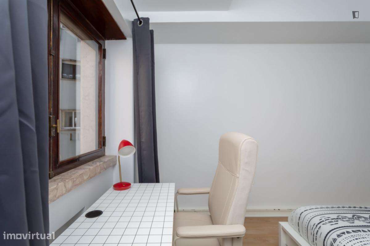 Quarto - localizado em Marquês de Pombal Lisbon - Grande imagem: 3/38