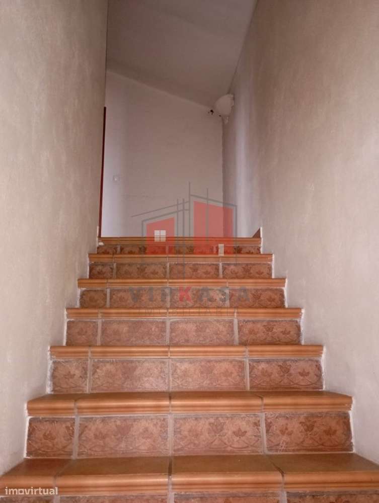 Moradia T2 para pequena remodelação-13