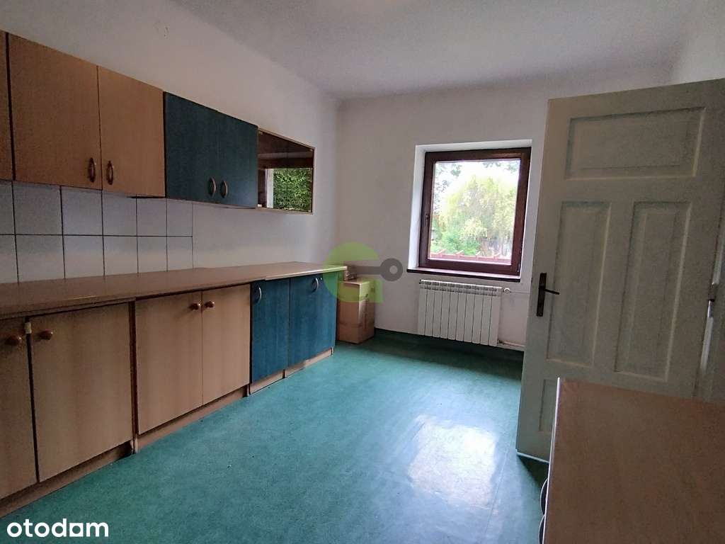 Dom w Kłomnicach z dużym potencjałem!-16