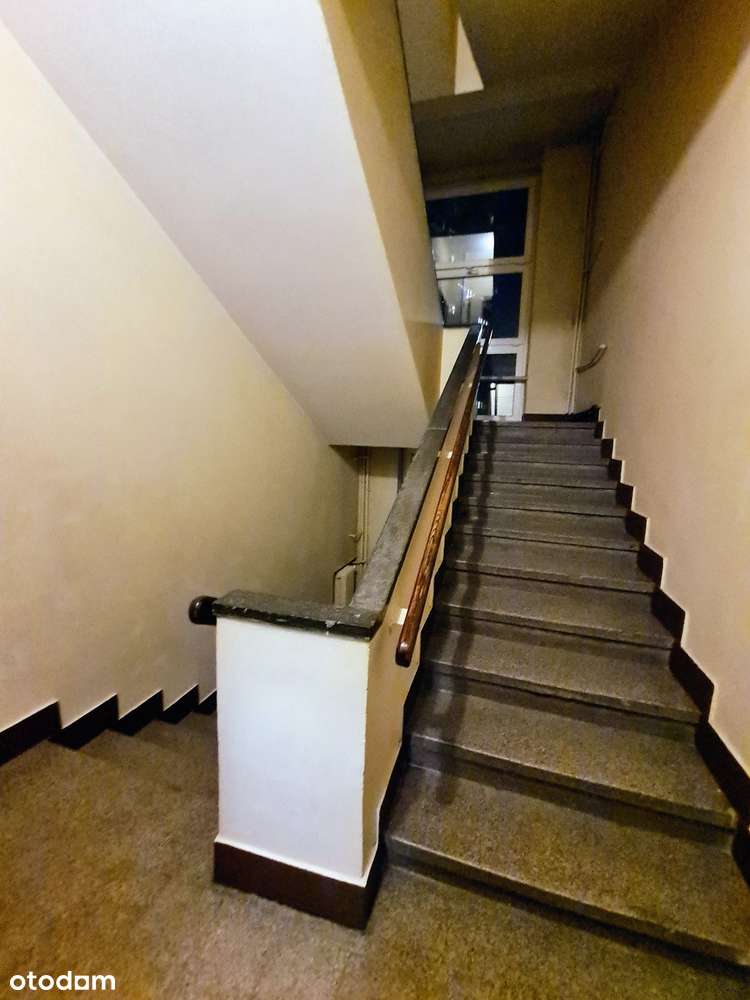 Okazja! Cicha i jasna kawalerka z balkonem!-10