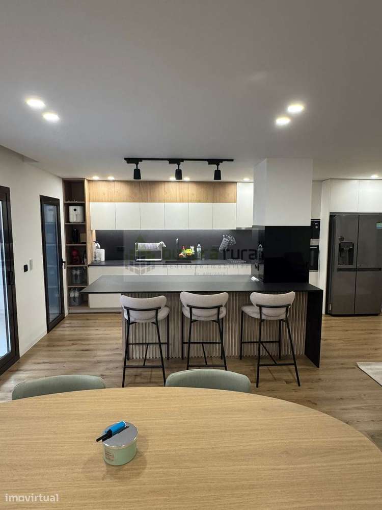 T3 Remodelado | Lugar de Garagem + Arrumo | Próximo ao Marquês - Grande imagem: 4/19