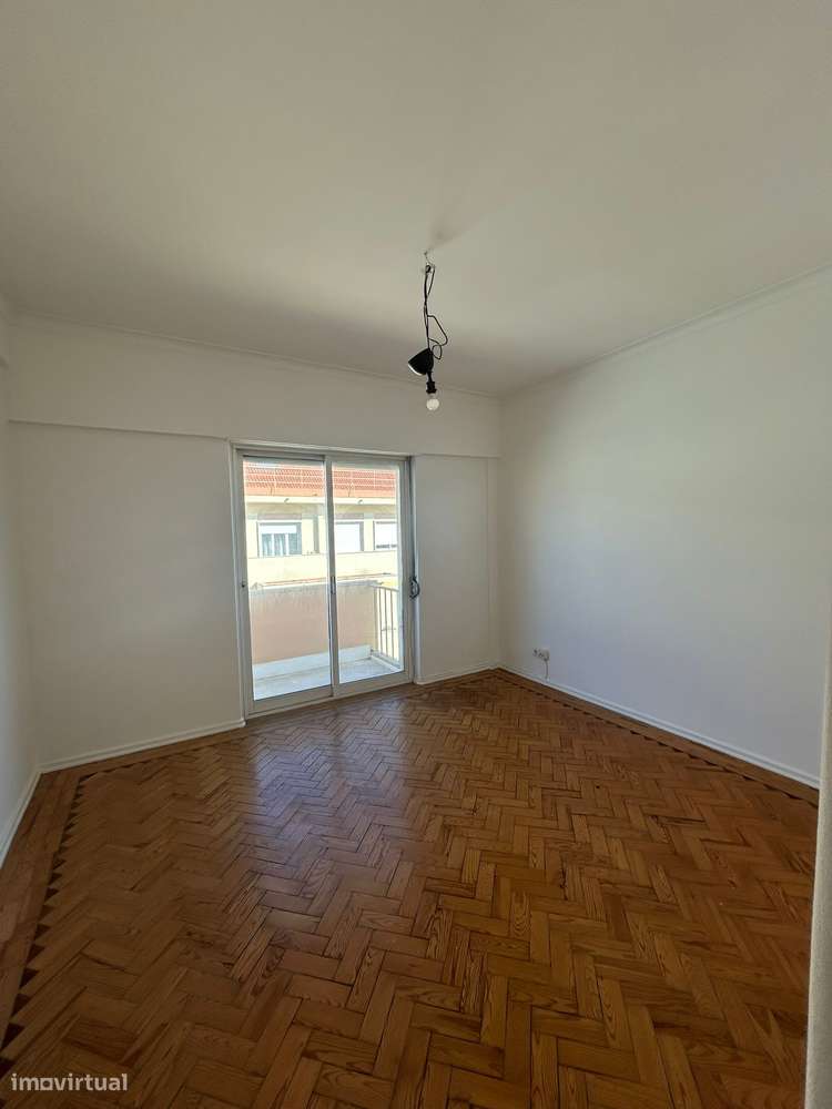 Apartamento T4 na Rua José Relvas - Grande imagem: 4/31