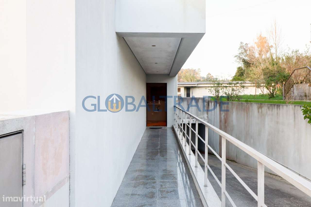 Moradia T3 em São Félix da Marinha - Grande imagem: 4/50