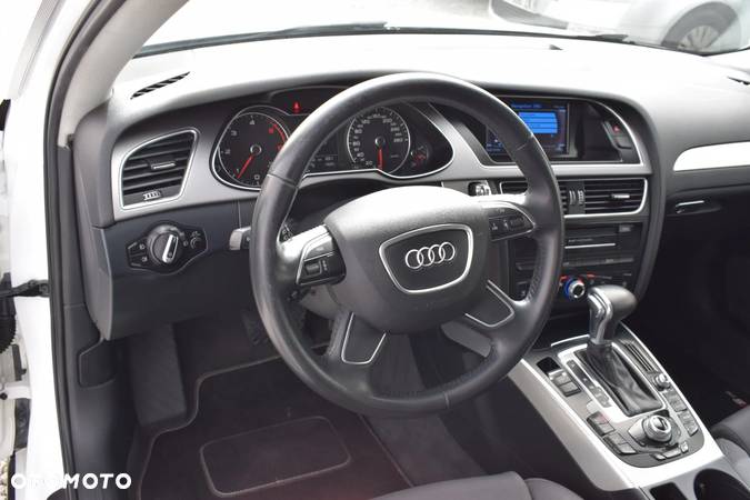 Audi A4 Avant 2.0 TDI DPF clean diesel multitronic S line Sportpaket - 6