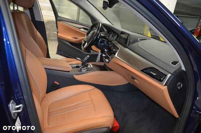 BMW Seria 5 520d Luxury Line - 6