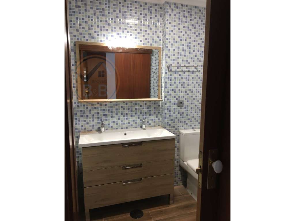 Apartamento T3 com garagem em Valbom-15