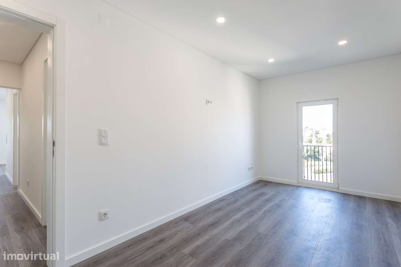 Apartamento T2 renovado em Olivais, Lisboa-13