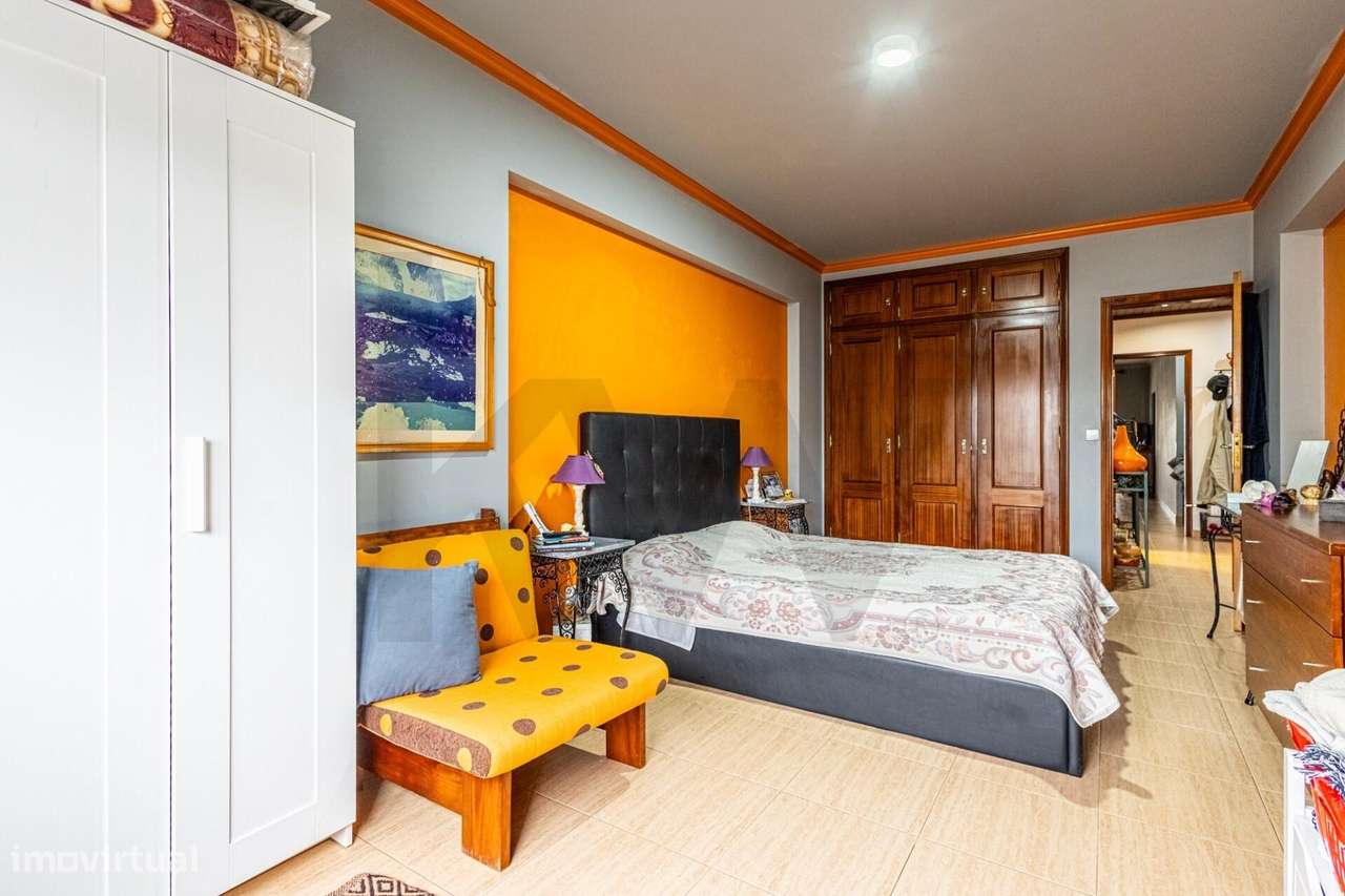 Apartamento T2 com 111 m2 em Monte Abraão-10