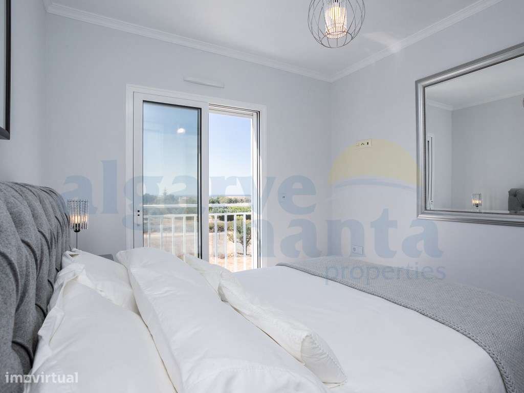 EXCLUSIVO! Moradia T3 Moderna com Piscina Privada no coração de Vil...-58