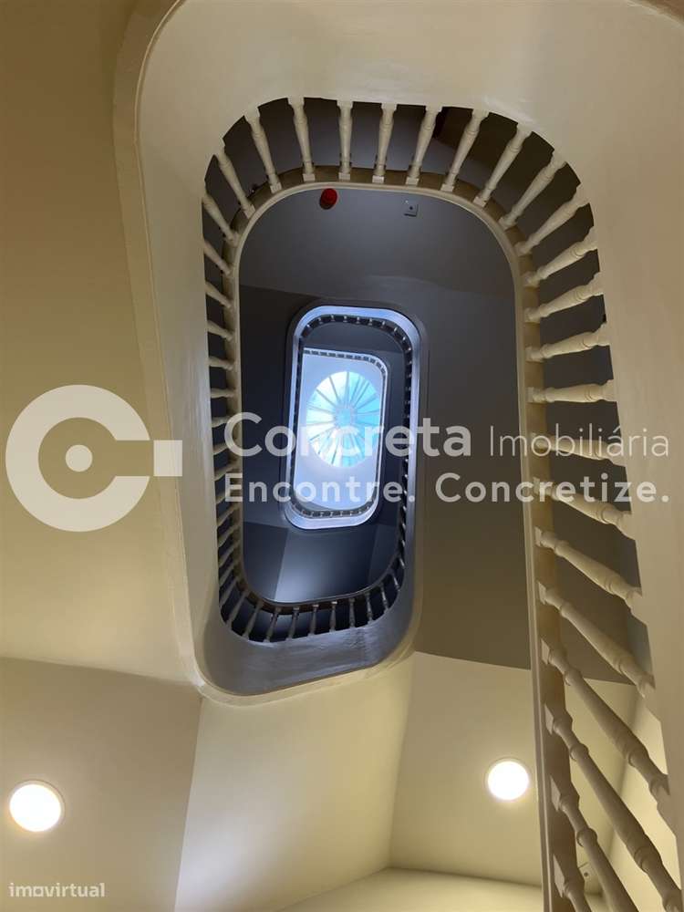 Apartamento T0 novo, mobilado e equipado no centro histórico de Braga-8