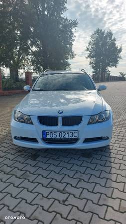 BMW Seria 3 318d DPF Touring Edition Sport - 1