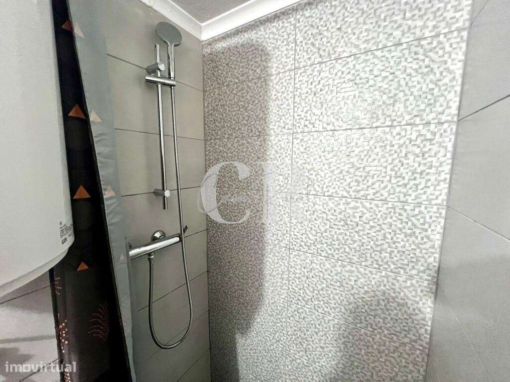 Moradia acolhedora no centro histórico com potencial de investimento-8