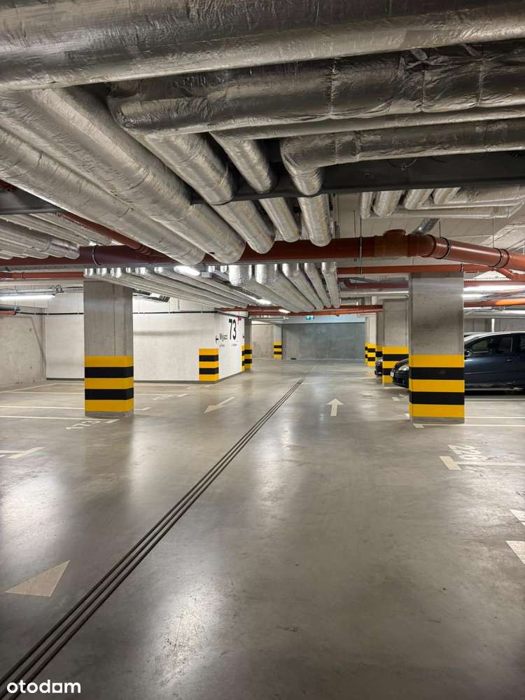 Miejsce parkingowe w garażu podziemny I W centrum miasta