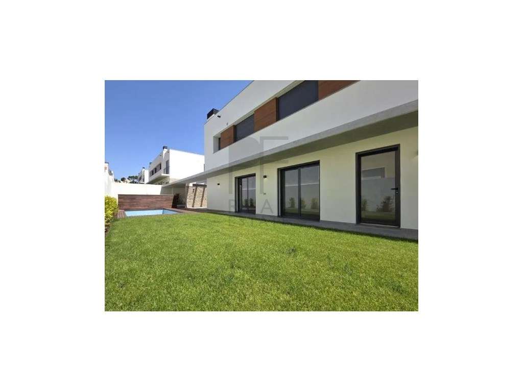 Moradia Independente T4 - Bicesse-6