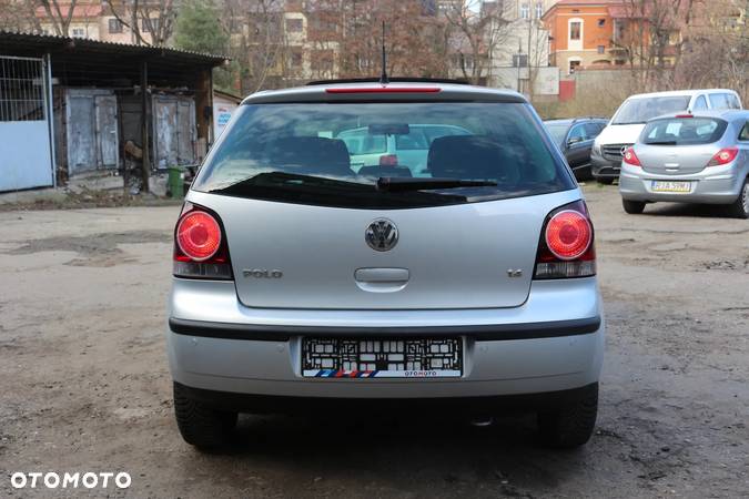 Volkswagen Polo 1.4 16V Highline - 12