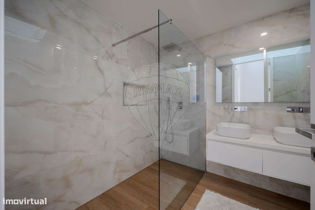 Moradia T3 de Sonho com Piscina Aquecida – Vila Verde-10