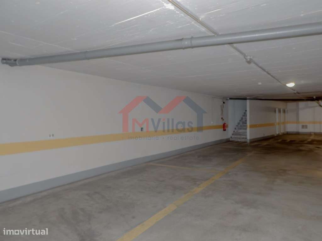 Apartamento T4 dúplex com vista mar, piscina e garagem, perto da pr...-38