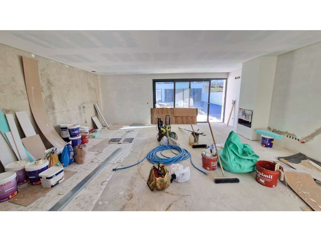 Moradia T3 de 3 frentes-4