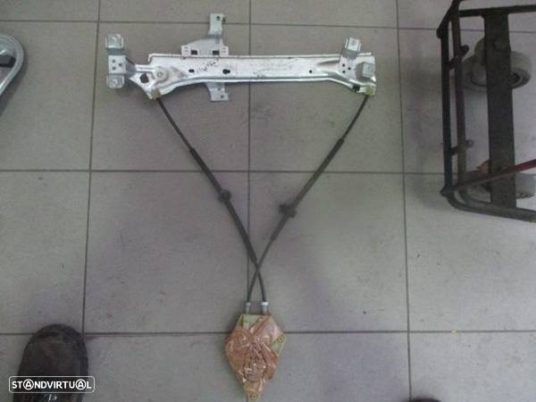 Elevador Sem Motor 827200008R RENAULT MEGANE 3 2011 5P Td - 1