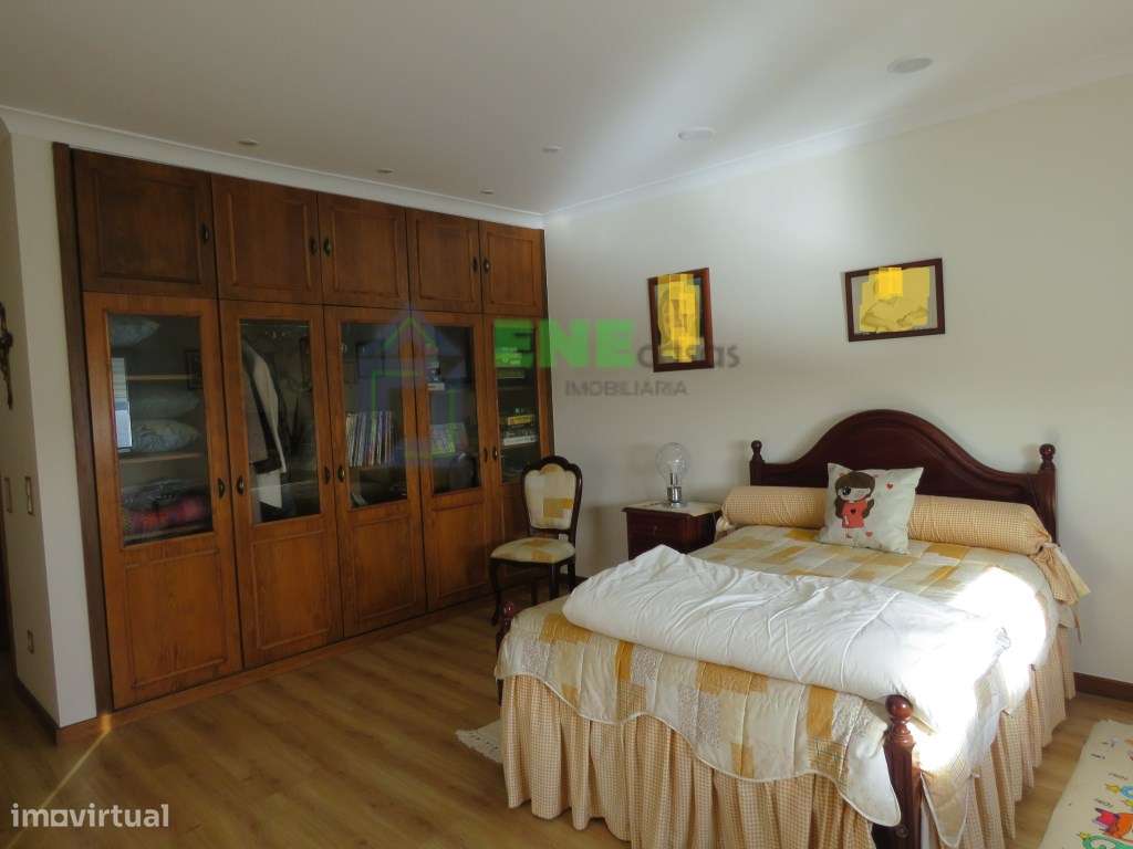 Moradia T5 Isolada em Barril-26