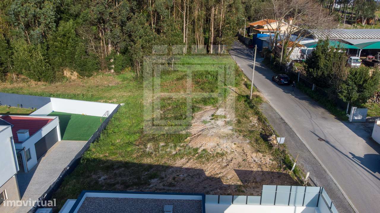 Terreno Urbano com 2.540 m2 em Santa Maria da Feira - Grande imagem: 3/16