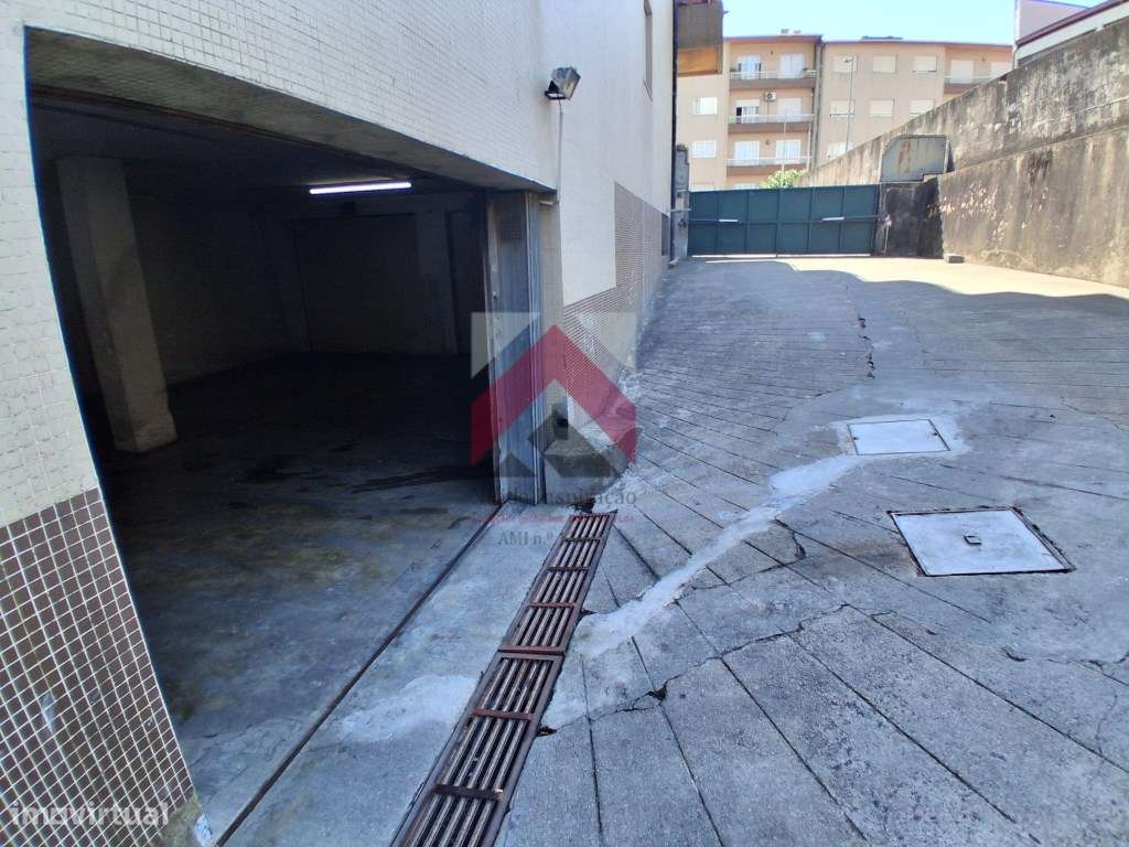 Apartamento T3 remodelado, localizado em Fânzeres (Gondomar)-19