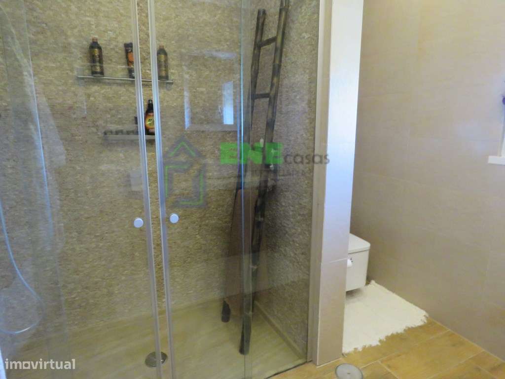 Moradia T5 Isolada em Barril-33