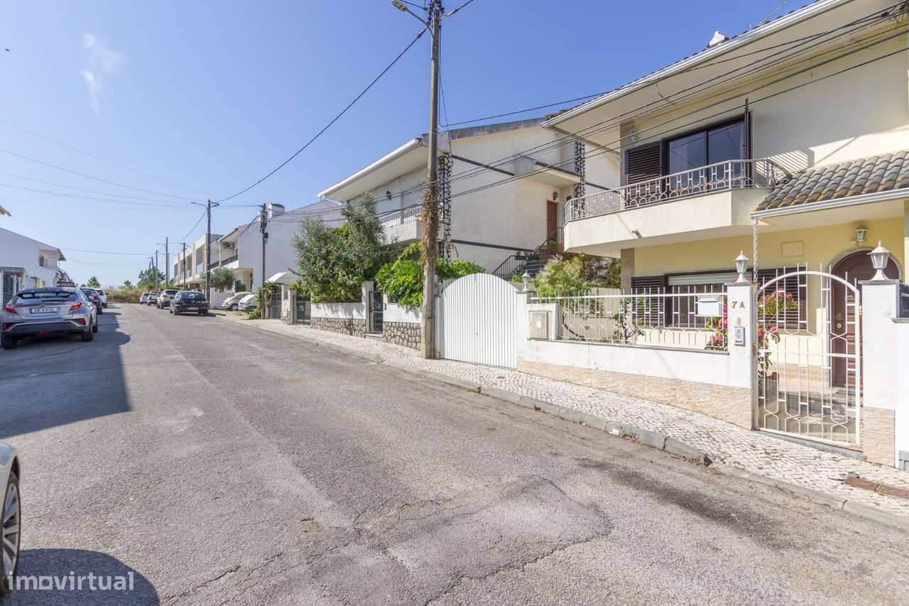 Moradia T3 + 1 em Vale Milhaços - Corroios com Garagem - Grande imagem: 5/24