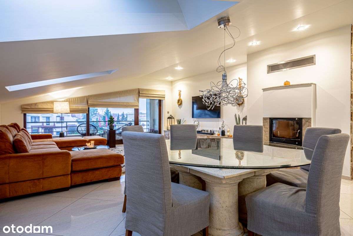 Elegancki dom z częścią biurowo-magazynową-15