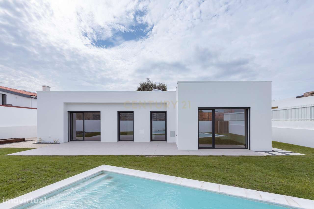 Moradia T4 com piscina em Azeitão - Grande imagem: 2/35