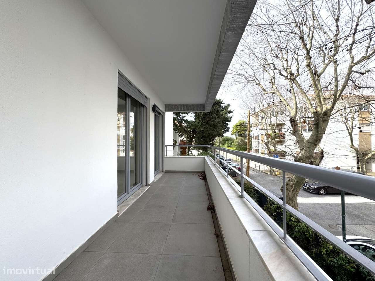 Apartamento T3 novo com estacionamento no centro de Carcavelos-8