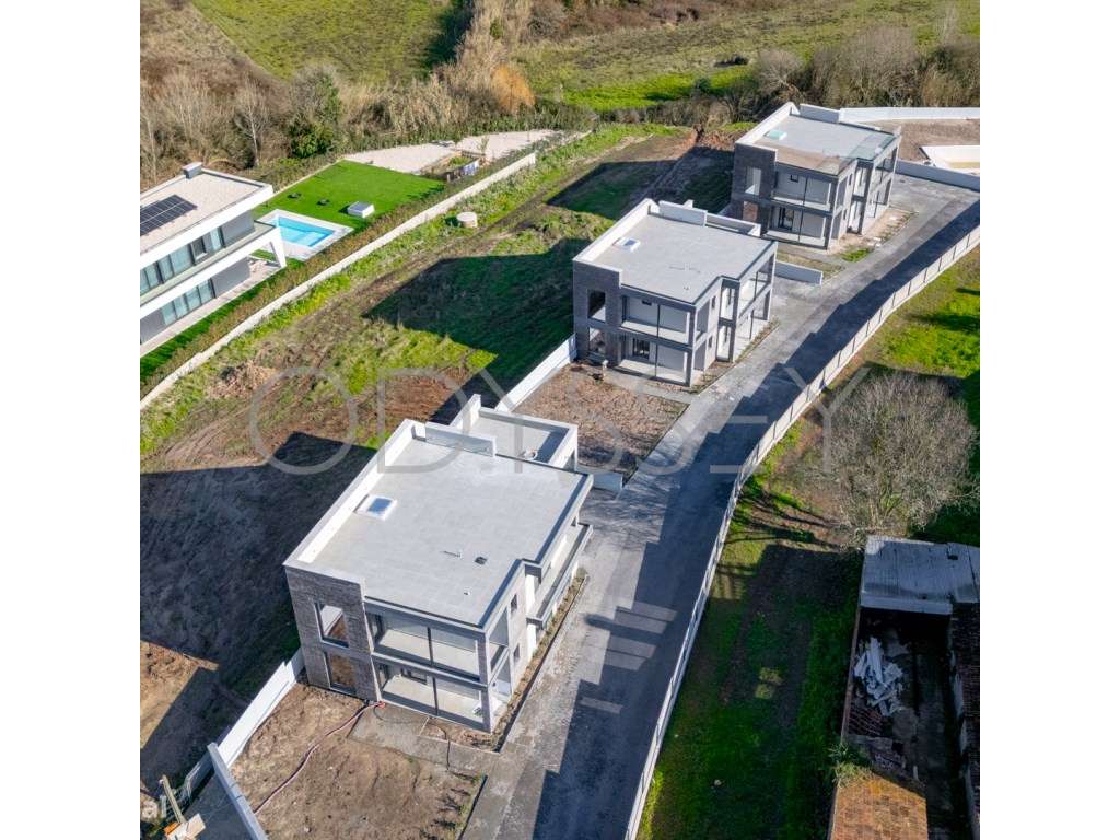 Moradia Isolada T4 Venda Caldas da Rainha-24