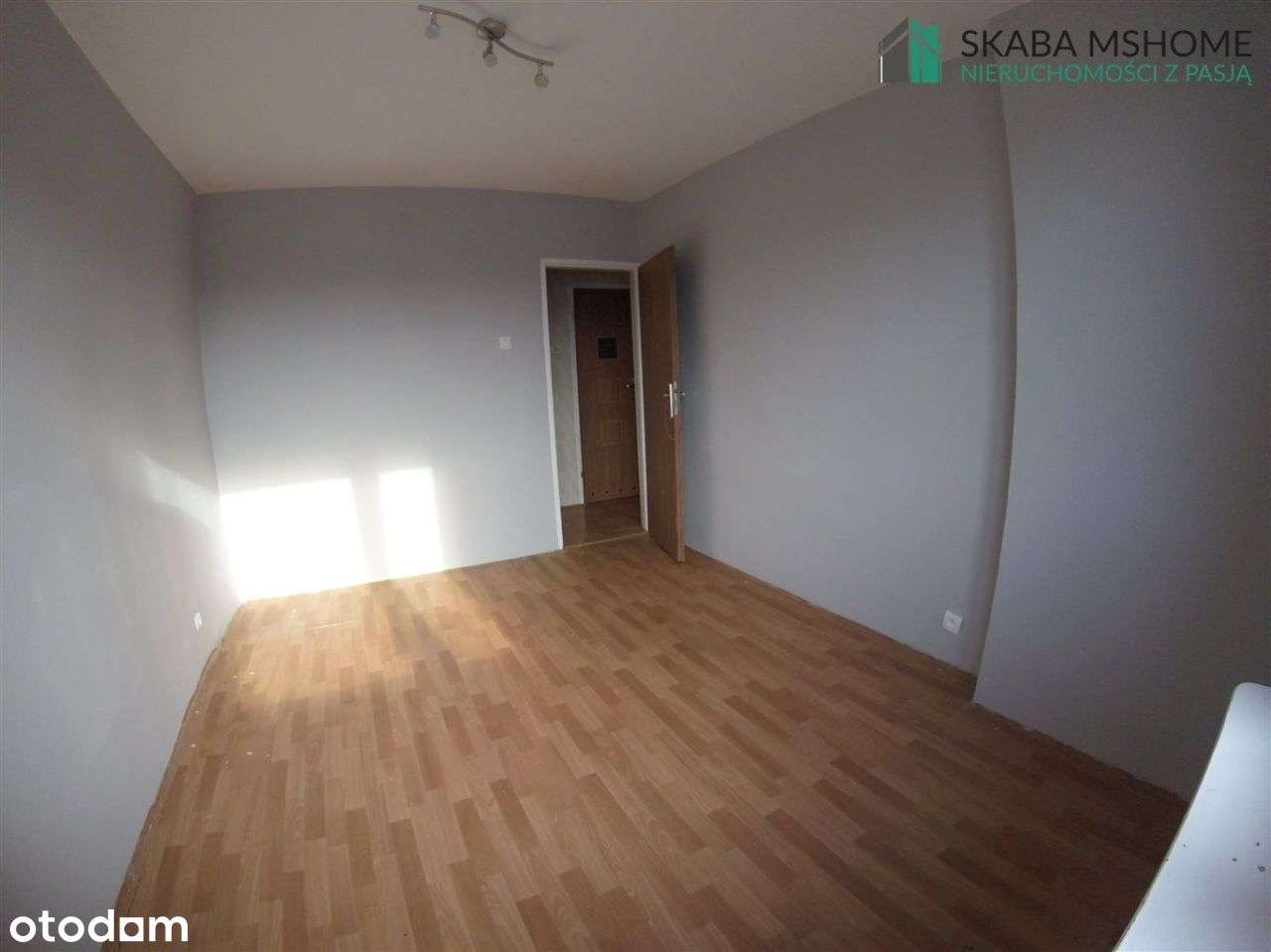 Na sprzedaż 3-pokojowe mieszkanie do remontu-3