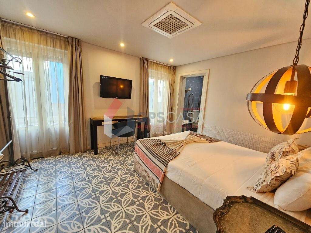 Hostel à Venda no Centro da Praia da Vitória!-10