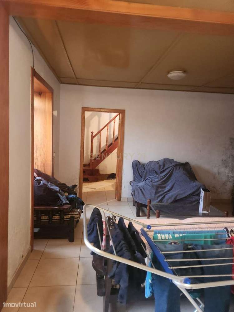 Moradia Tradicional nos Prazeres com Terreno e Vista Mar-11