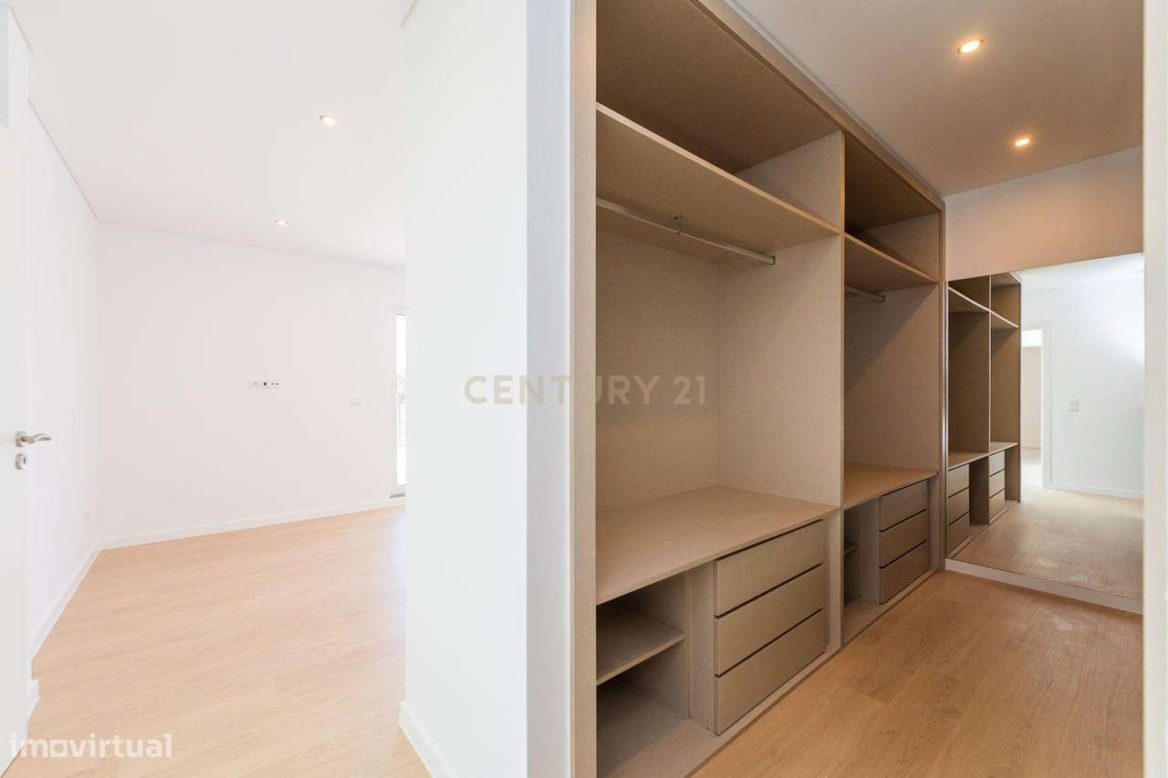 Sintra - Bolembre , moradia T4 nova, construção moderna e linhas conte-28