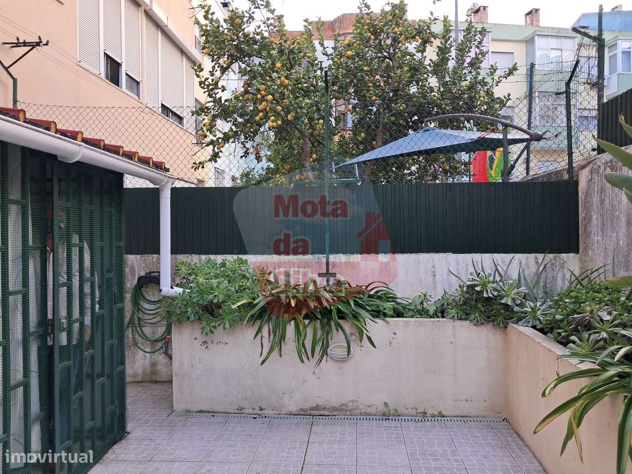 Excelente apartamento R/C, T2 com Logradouro em Queluz-21