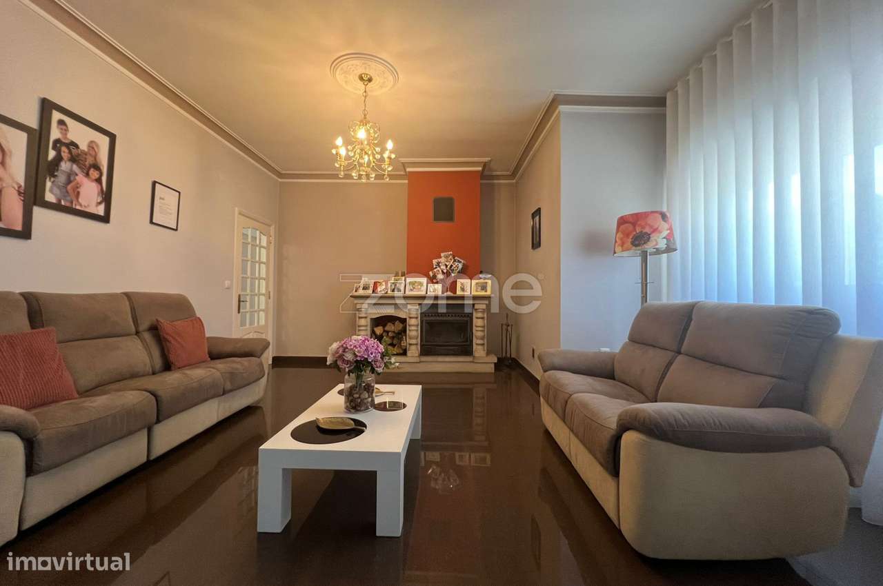 Moradia V4 com Piscina a 1 Minuto do Centro de Chaves - Grande imagem: 5/39