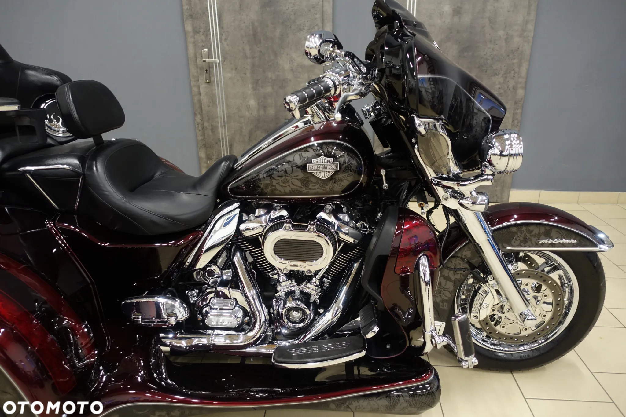 Harley-Davidson FLHS Electra Glide - 11