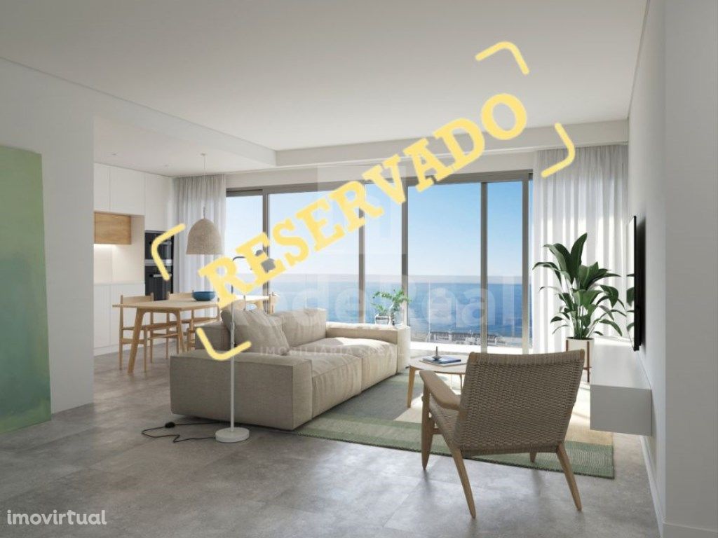 Apartamento T2 em construção situado dentro da vila de Ar...