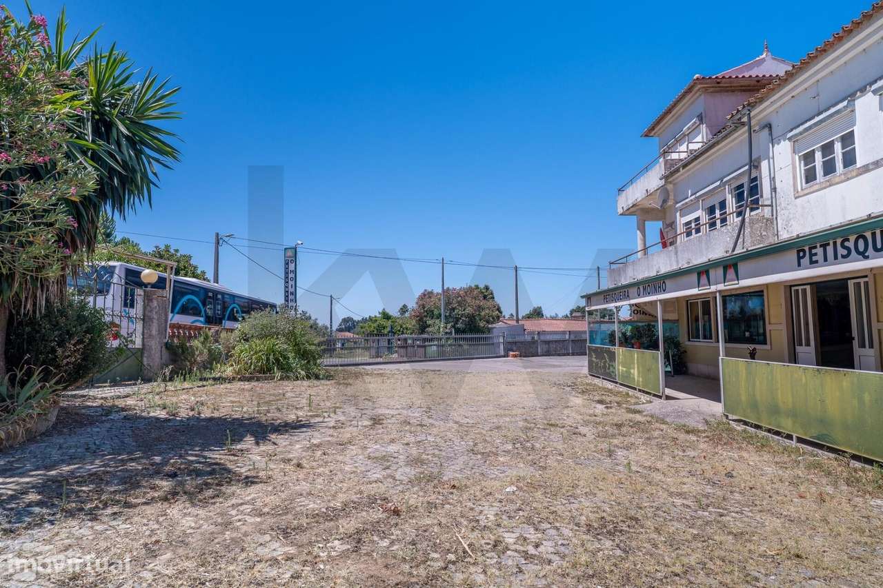 Quinta com 14.920m2 com Moradia T6 e Café em Tomar-39