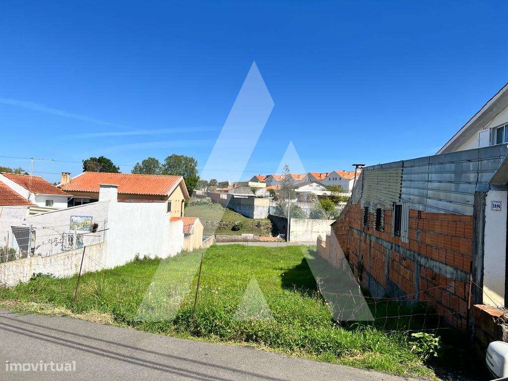 Terreno com Duas Frentes e Potencial para Moradia Isolada. - Grande imagem: 3/5