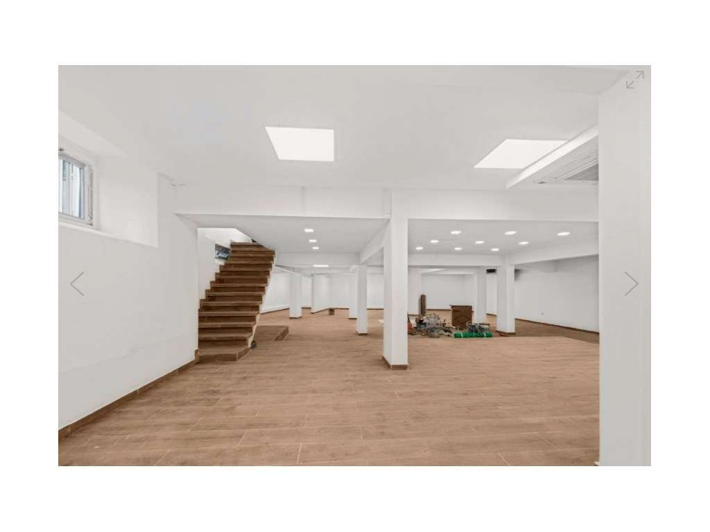 ESPAÇO COMERCIAL REMODELADO - RUA D. FILIPA DE LENCASTRE 18-13