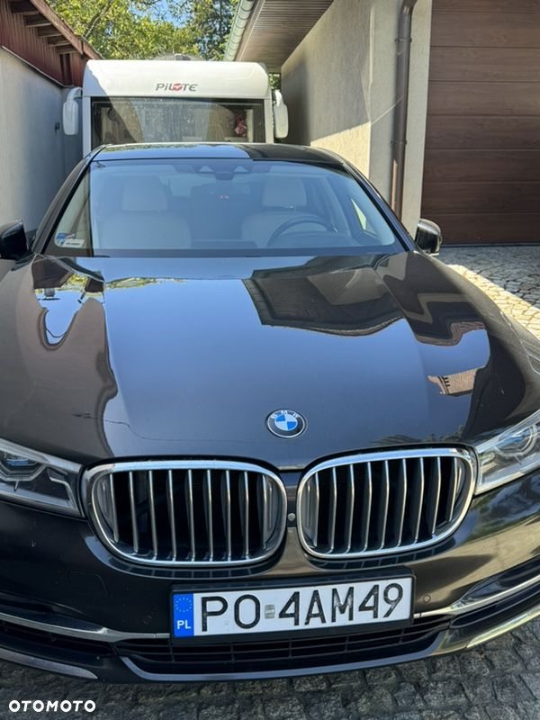 BMW Seria 7 750i - 2