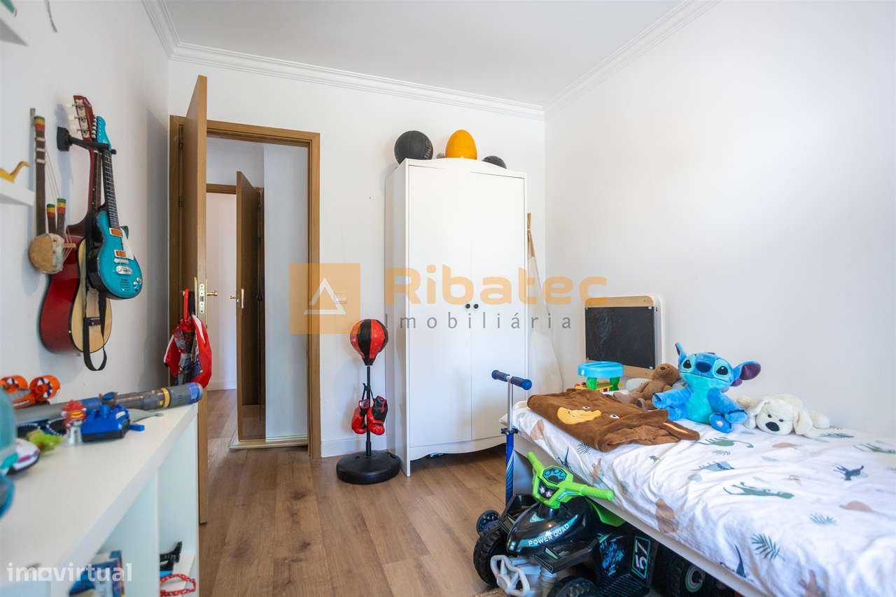 Apartamento T3 no Monte da Caparica-17